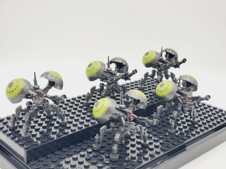 Space War Theme Clone Wars Buzz Droids Block Figures Set