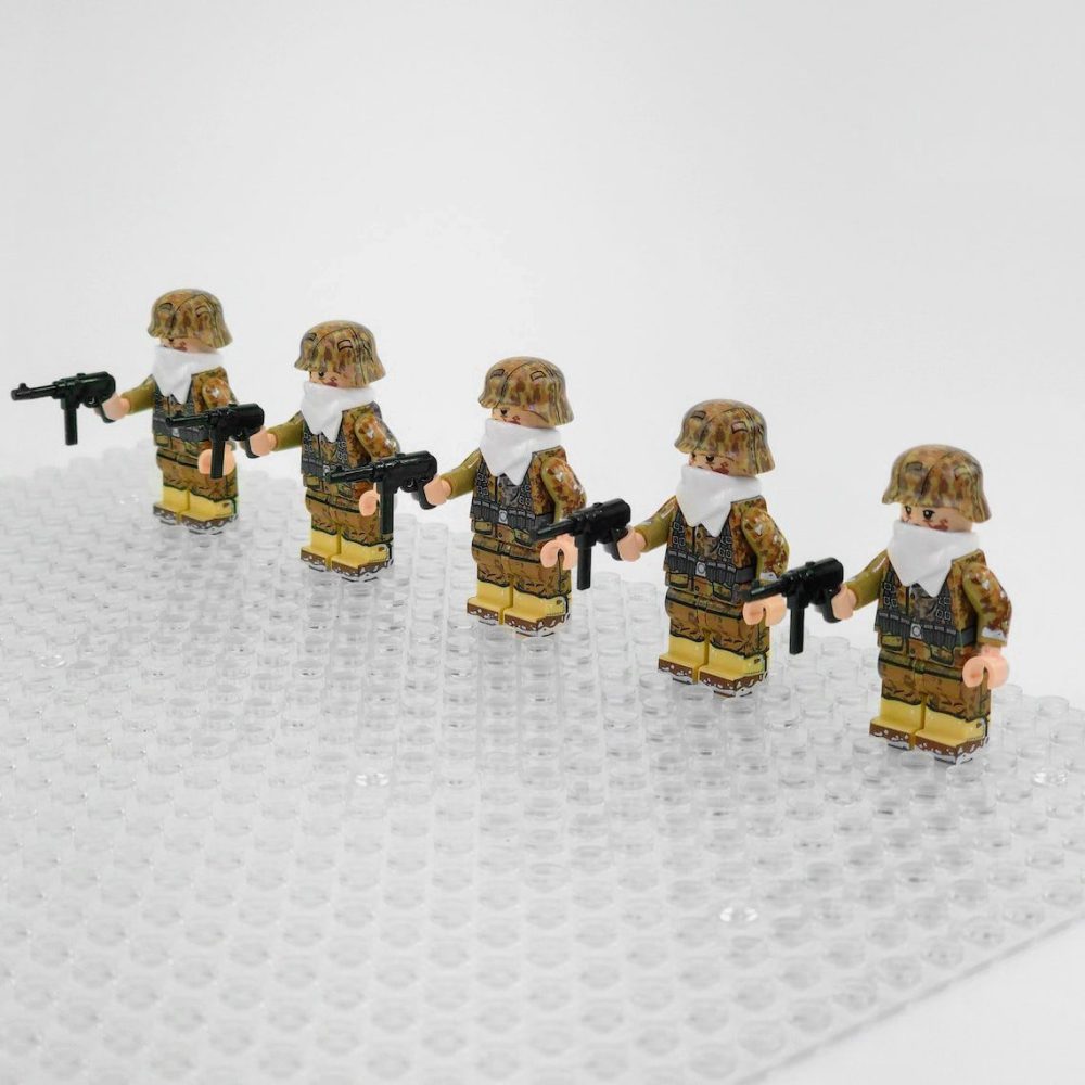 WW2 German Winter Snow Soldiers MP40 Block Figures Set of 5pcs