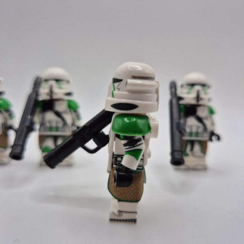 Space War Theme 41st Airborne Paratrooper Block Figures Set With RPS-6 Rocket Launcher
