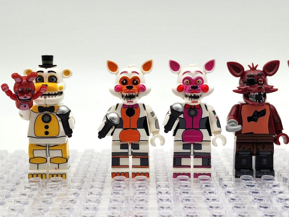 Five Nights At Freddy’s Block Figures Set of 24pcs