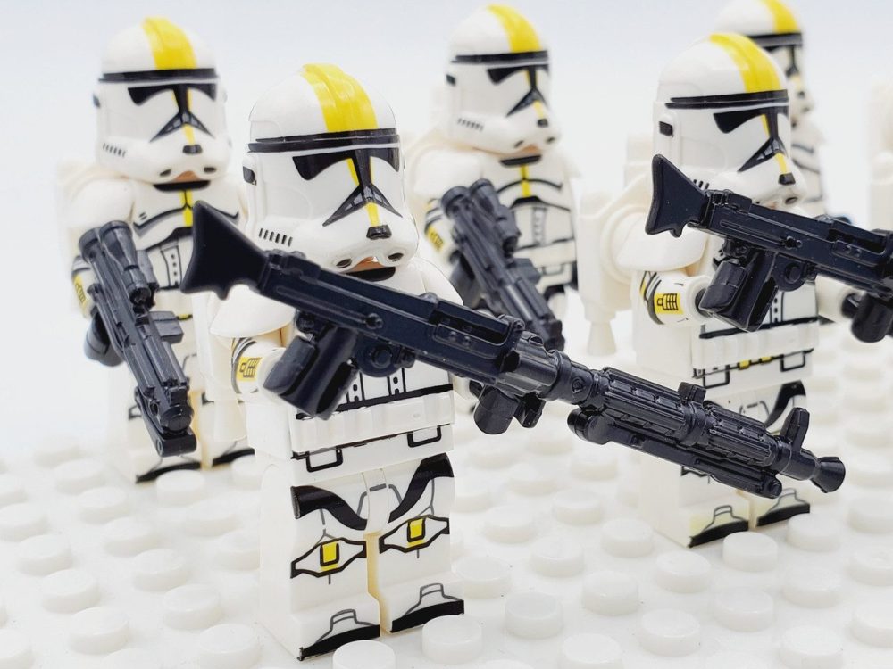 Space War Theme 327th Star Corps Clone Troopers With Jedi Aayla Block Figures Set