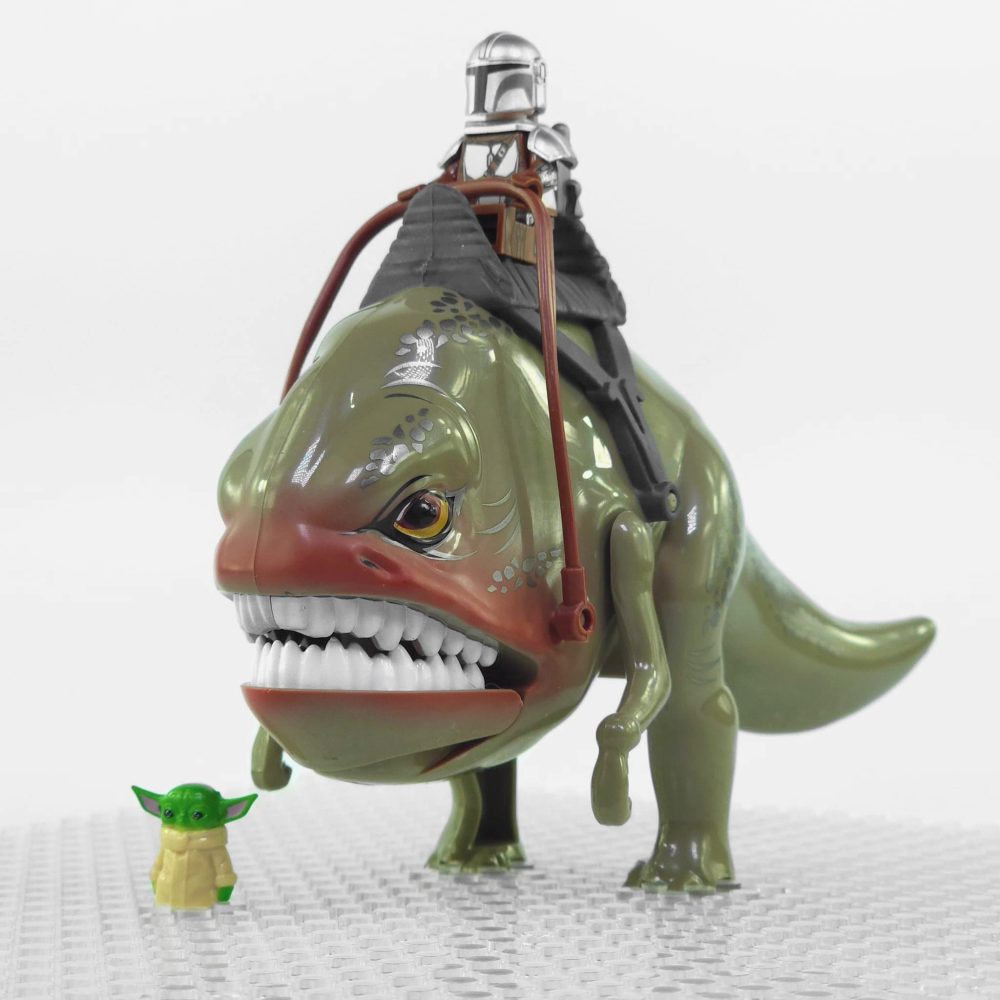 Space War Theme Mandalorian Tames Blurrg Baby Yoda Block Figures Set of 3pcs