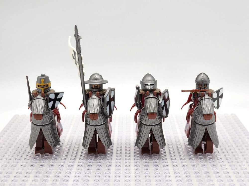 Tripoli Mounted Knights & Armored Warhorse Block Figures Set
