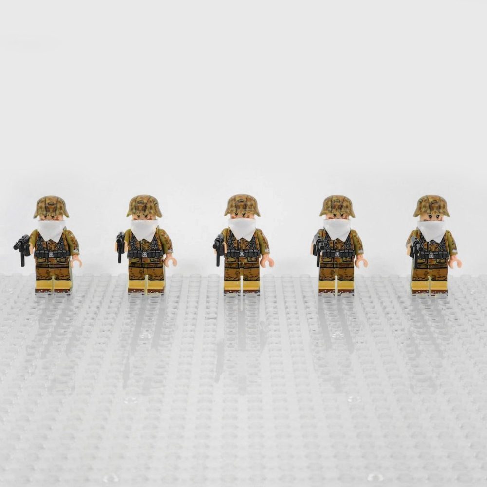 WW2 German Winter Snow Soldiers MP40 Block Figures Set of 5pcs