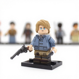 Western Outlaws & Frontier Survivor Block Figures Set of 8pcs