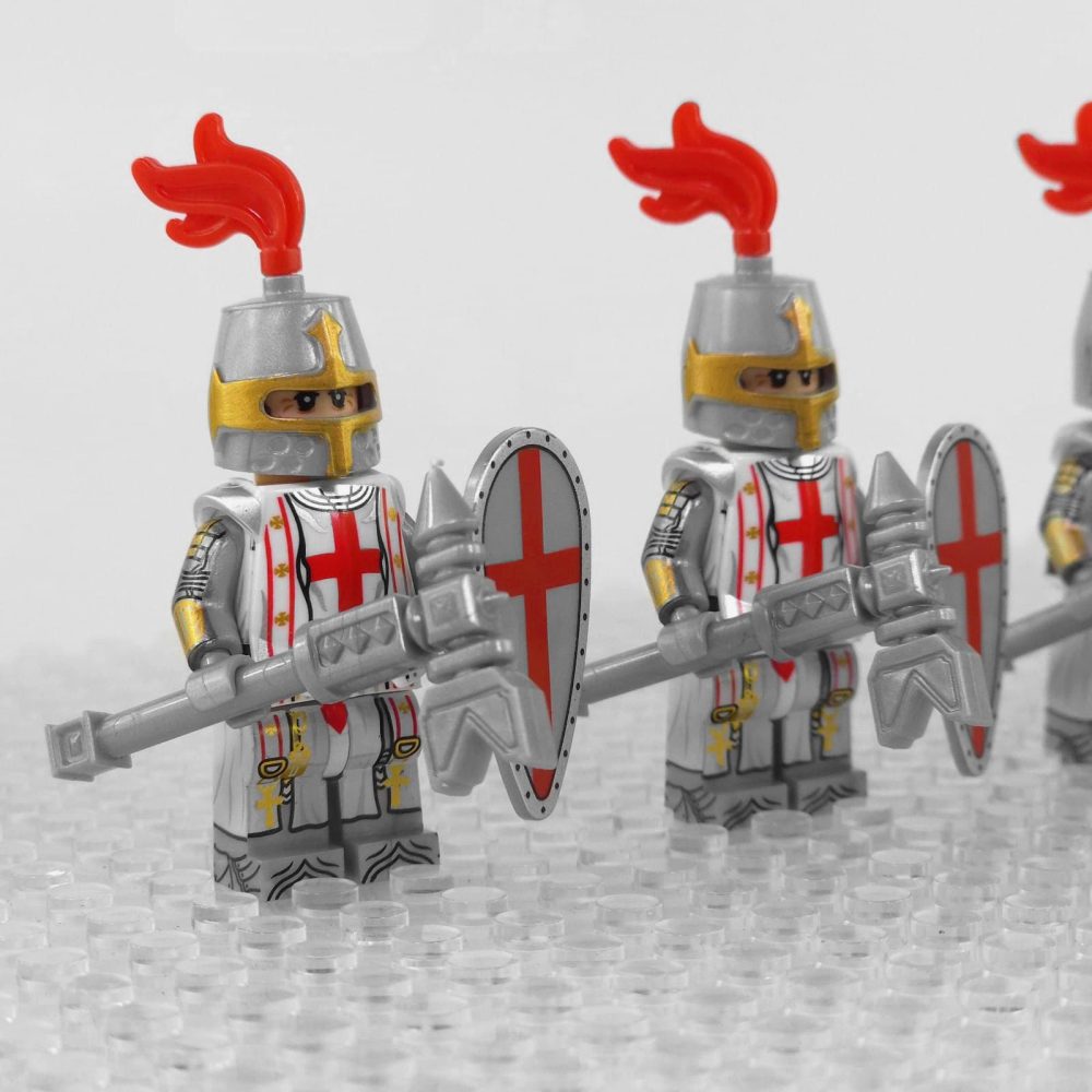 Crusades Knights Templar Battle Priests Block Figures With War Hammers and Shield Accessories