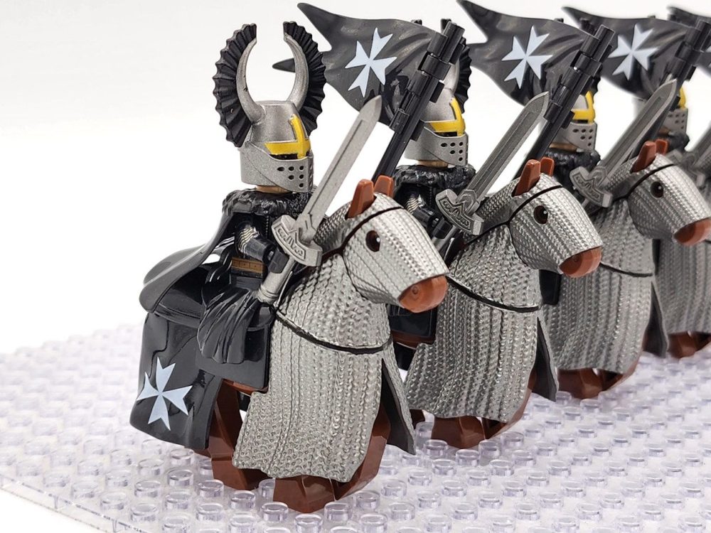 Crusades Mounted Knights Hospitallers Armored Warhorse Block Figures Set