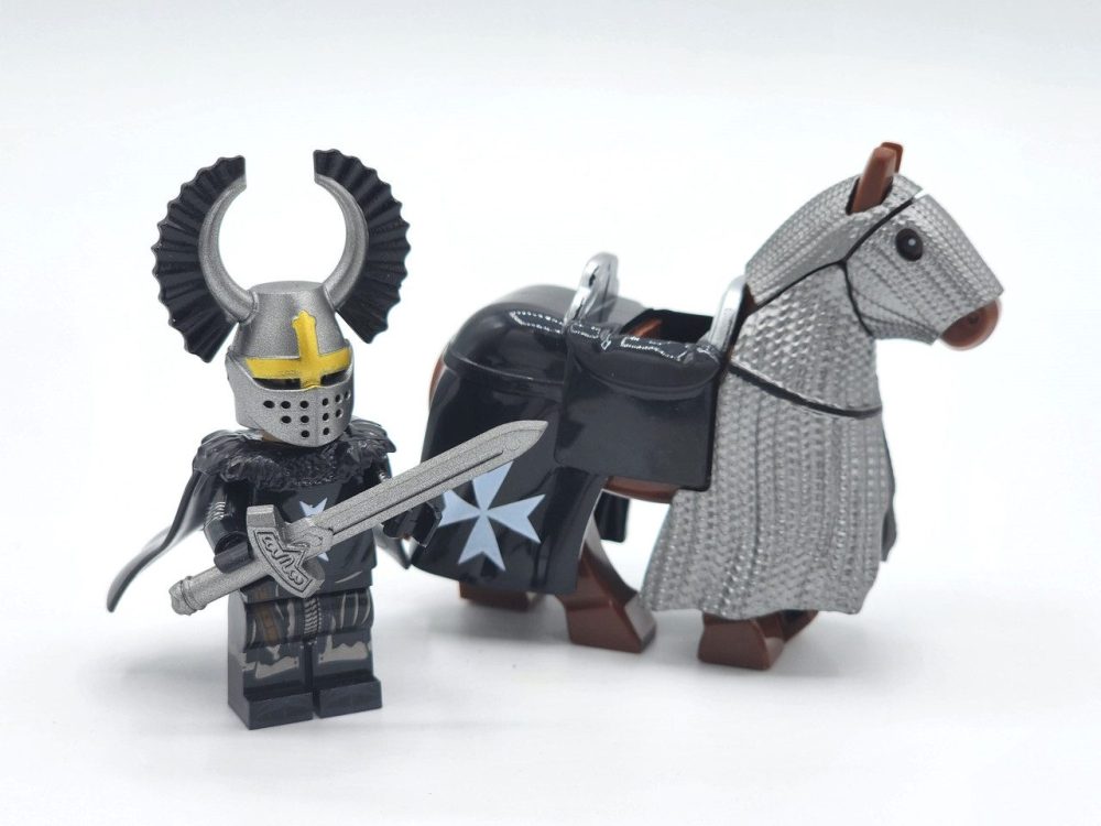 Crusades Mounted Knights Hospitallers Armored Warhorse Block Figures Set