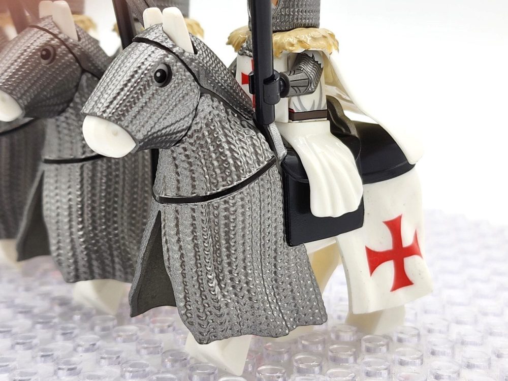 Crusades Mounted Knights Templars Armored Warhorse Block Figures Set