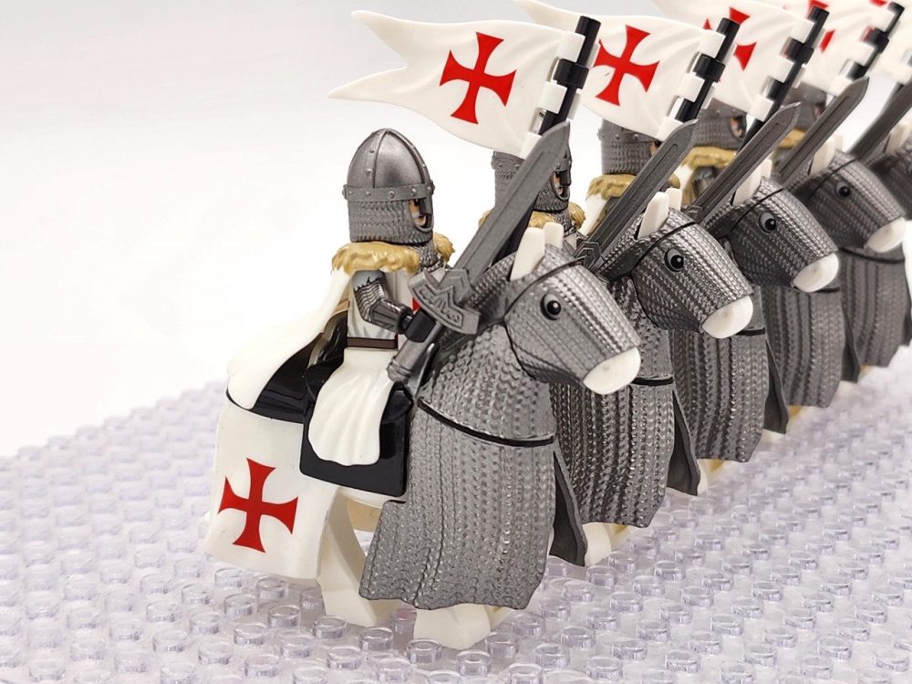 Crusades Mounted Knights Templars Armored Warhorse Block Figures Set