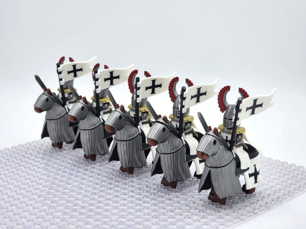 Crusades Mounted Teutonic Knights &Armored Warhorse Block Figures Set