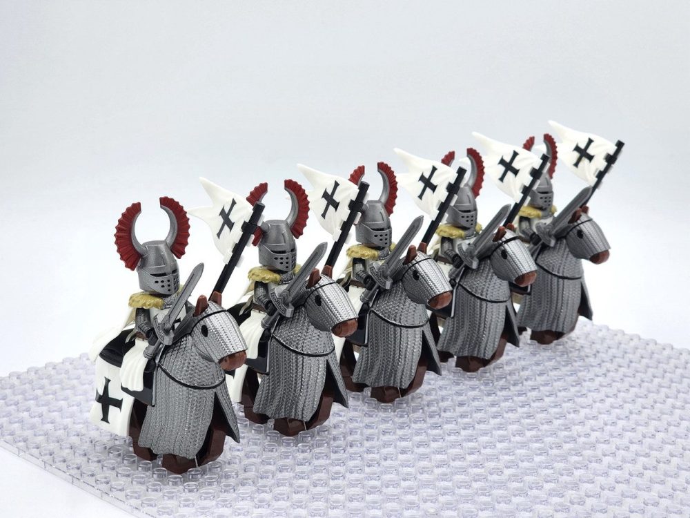 Crusades Mounted Teutonic Knights &Armored Warhorse Block Figures Set