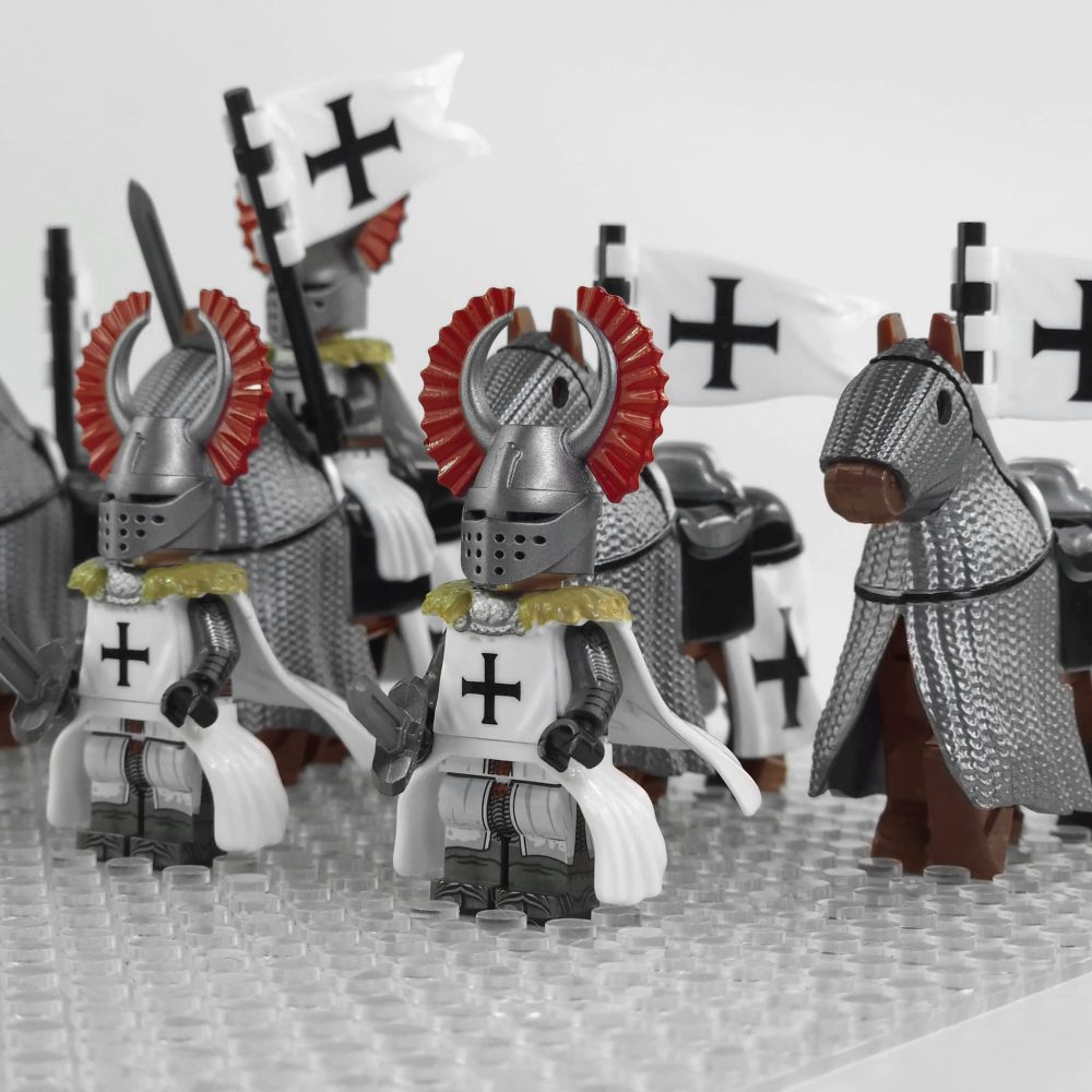 Crusades Mounted Teutonic Knights &Armored Warhorse Block Figures Set