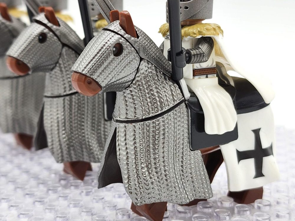 Crusades Mounted Teutonic Knights &Armored Warhorse Block Figures Set