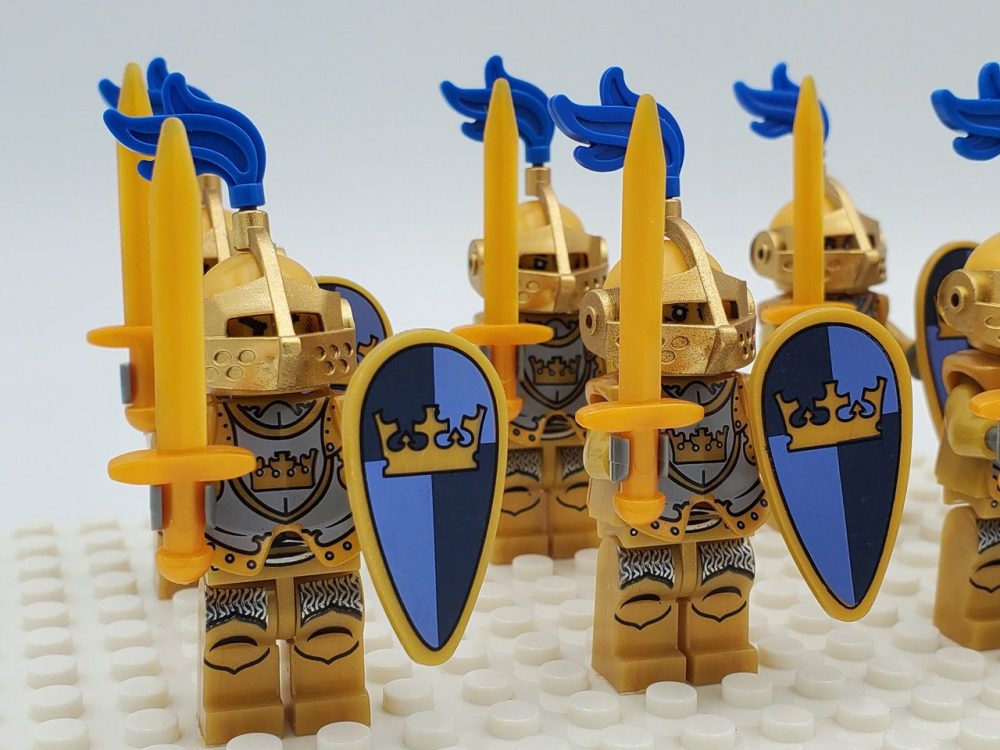 Golden Crown Knights Style 1 Block Figures Set of 10pcs