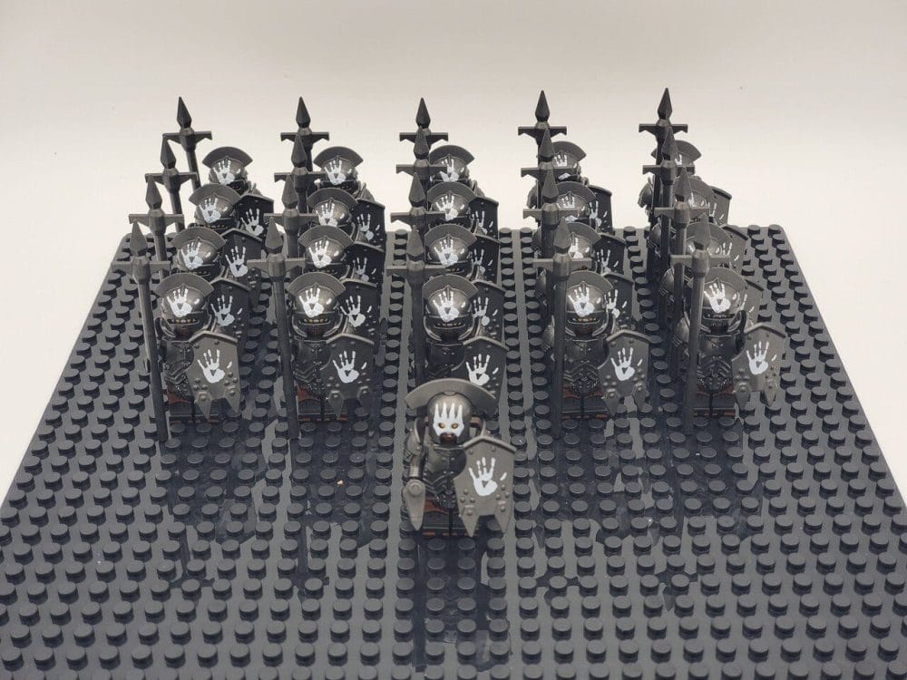 Lord the Rings Uruk-Hai Heavy Armour Block Figures Set 21pcs