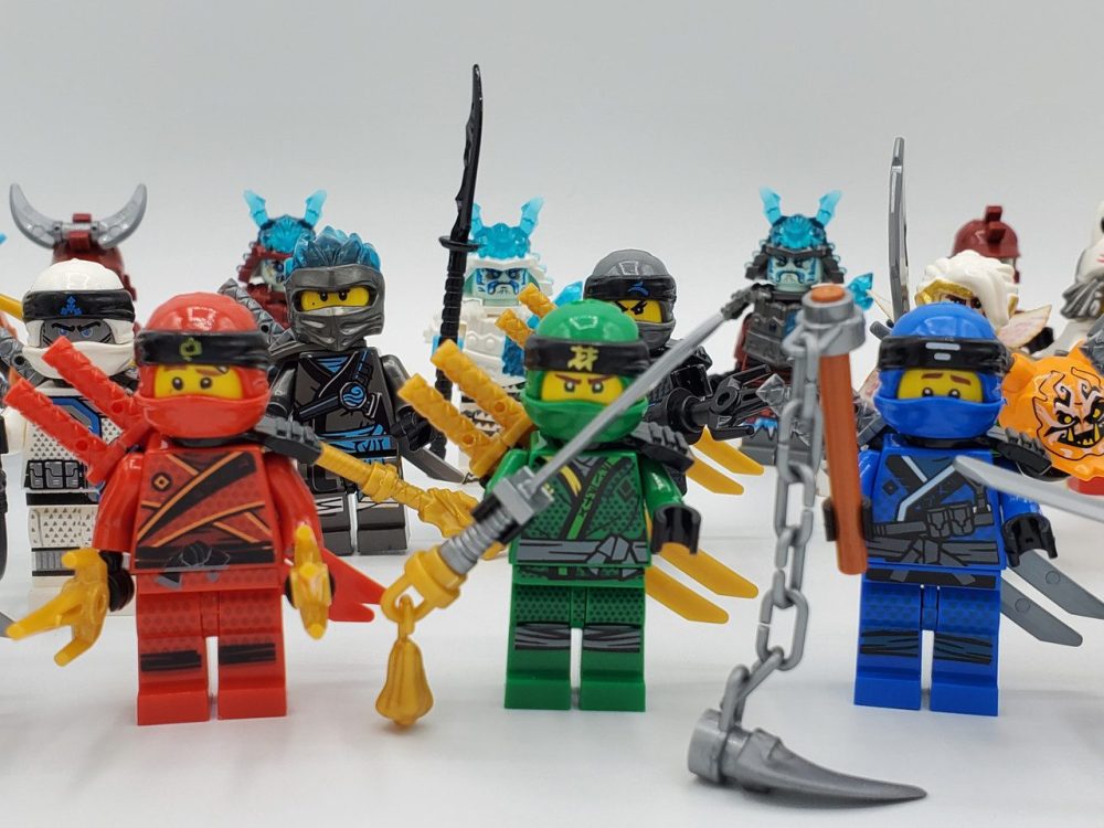 Ninjago Secrets of the Forbidden Spinjitzu Blizzard Samurai 24-Piece Block Figures