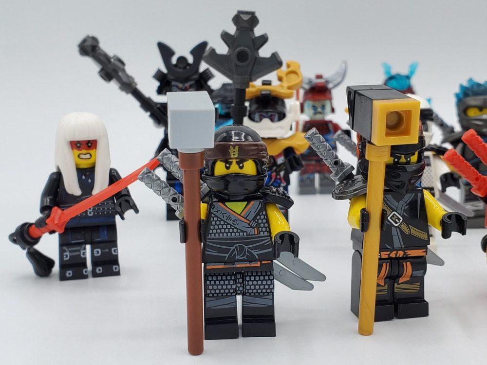 Ninjago Secrets of the Forbidden Spinjitzu Blizzard Samurai 24-Piece Block Figures