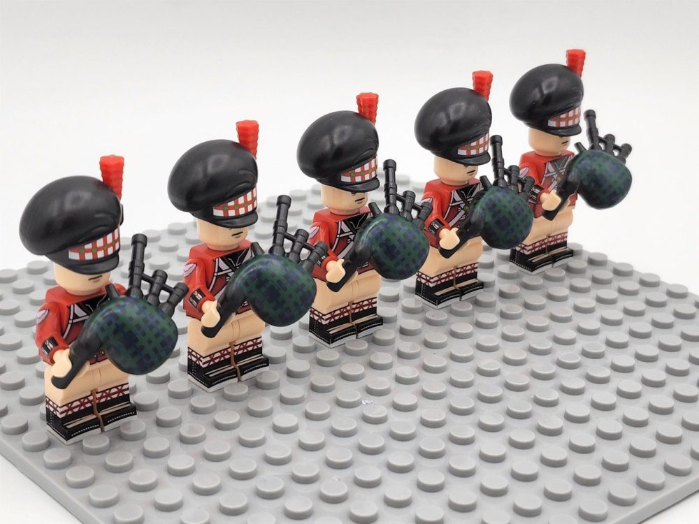 Scottish Bagpiper Block Figures Set of 5pcs
