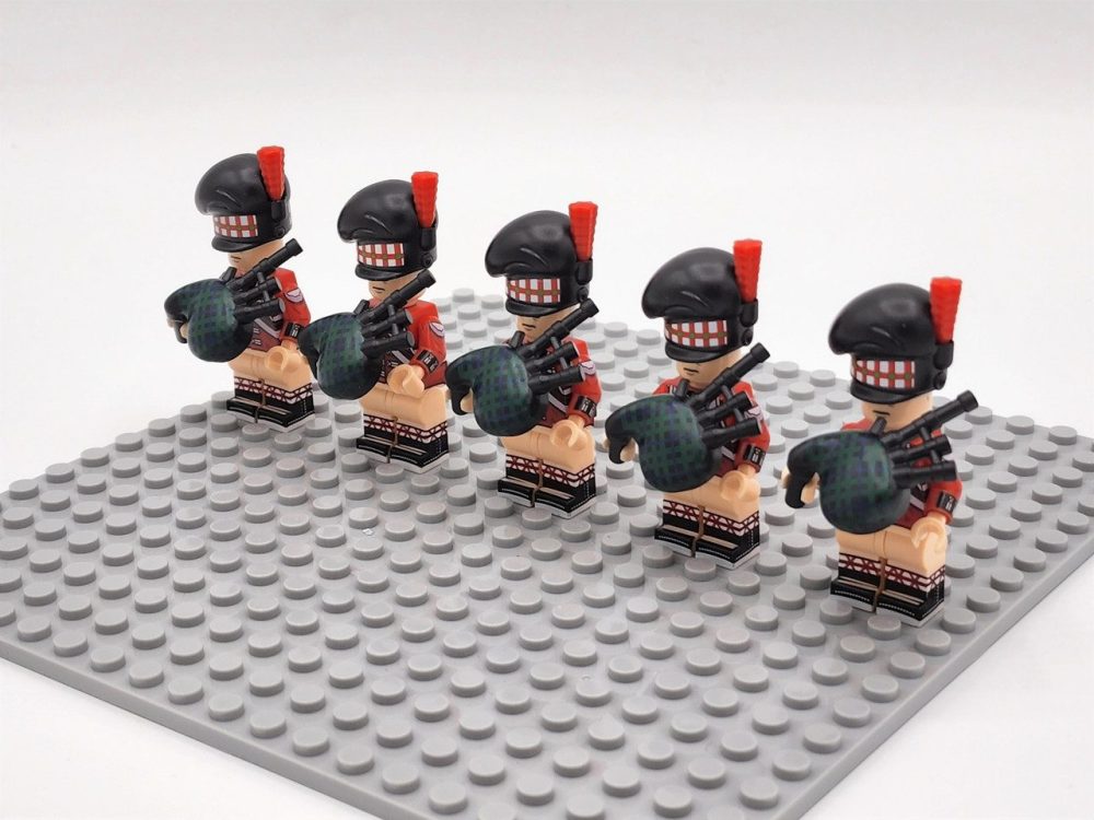 Scottish Bagpiper Block Figures Set of 5pcs