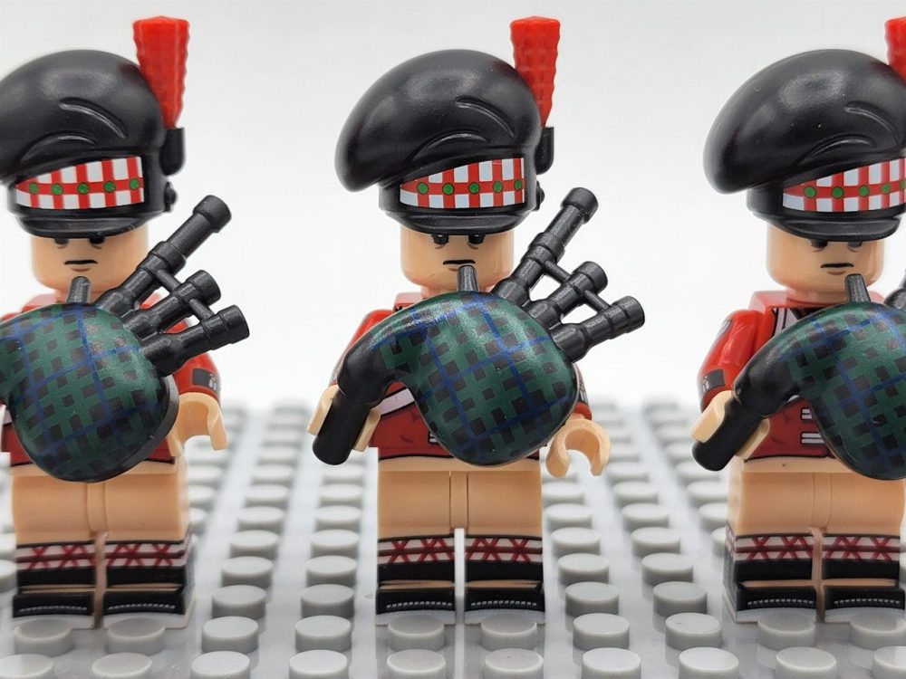 Scottish Bagpiper Block Figures Set of 5pcs