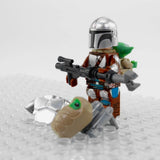 Star Wars Mandalorian With Beskar Armour and Baby Grogu Minifigure Set