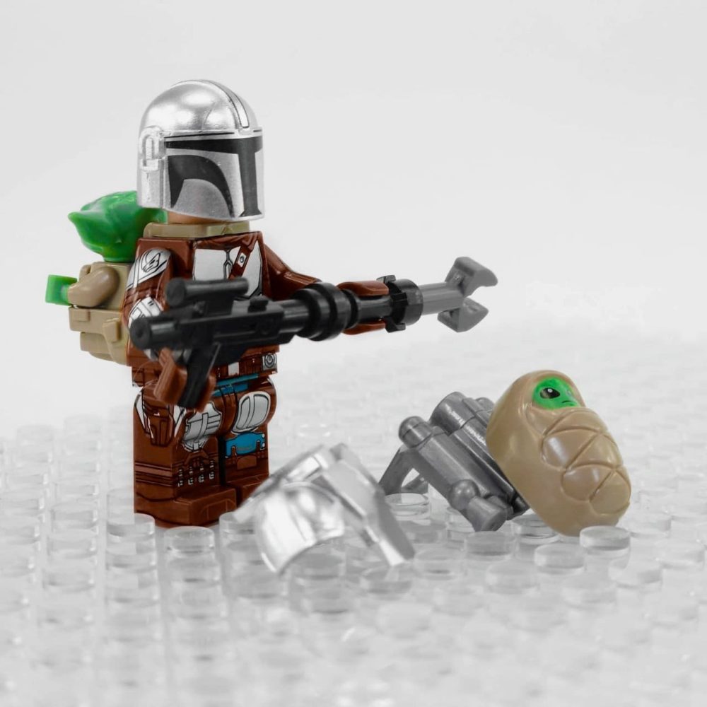 Star Wars Mandalorian With Beskar Armour and Baby Grogu Minifigure Set