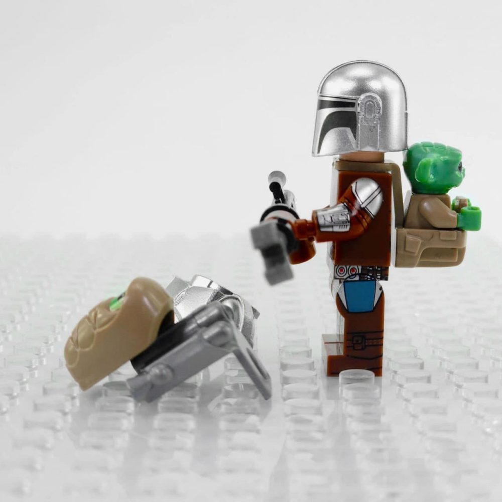 Star Wars Mandalorian With Beskar Armour and Baby Grogu Minifigure Set