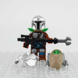 Star Wars Mandalorian With Beskar Armour and Baby Grogu Minifigure Set