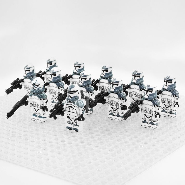 Space War Theme Wolfpack Clones With Commander Wolffe and Comet Block Figures Set