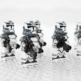 Space War Theme Wolfpack Clones With Commander Wolffe and Comet Block Figures Set