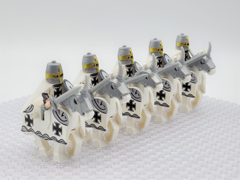 Teutonic Knight Riders Block Figures Set