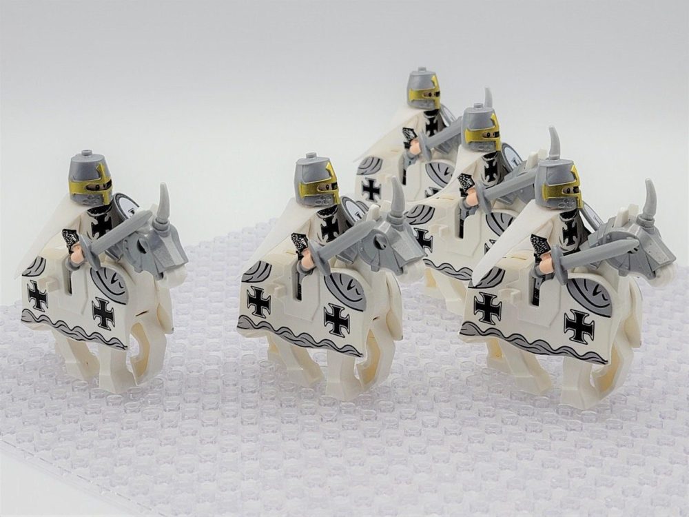 Teutonic Knight Riders Block Figures Set