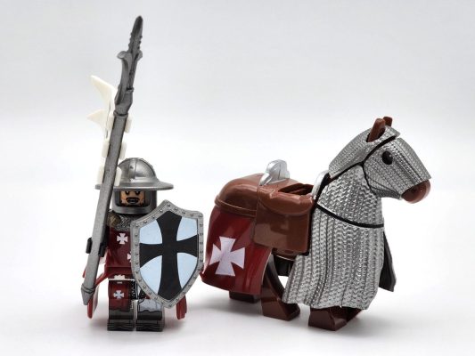 Tripoli Mounted Knights & Armored Warhorse Block Figures Set